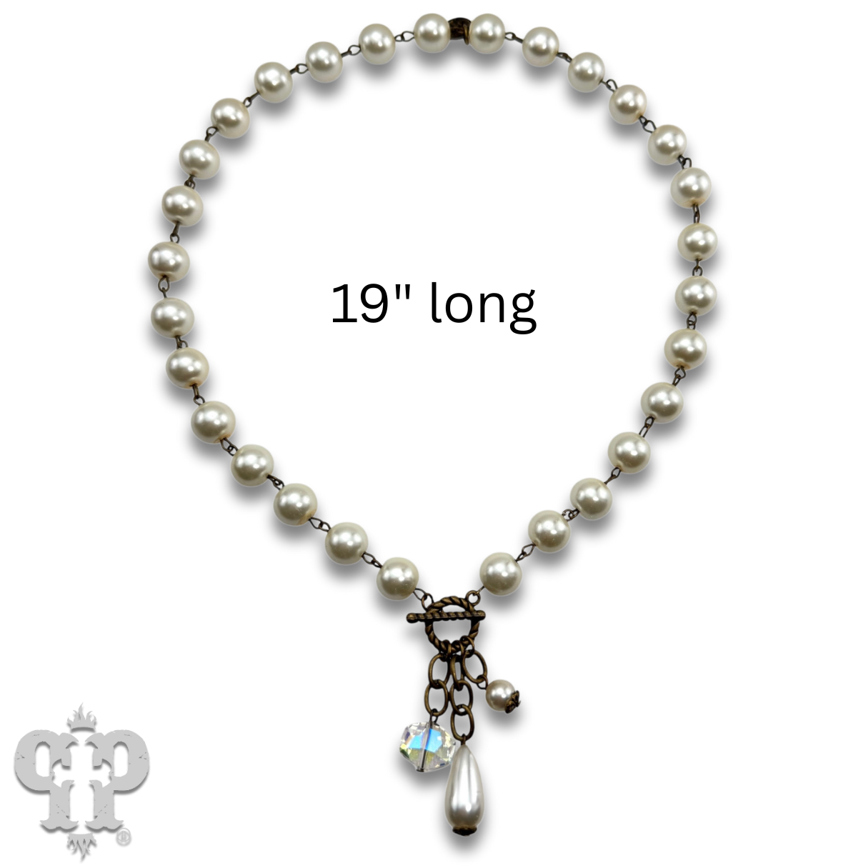 Linked glass pearl necklace with bead charms: White
