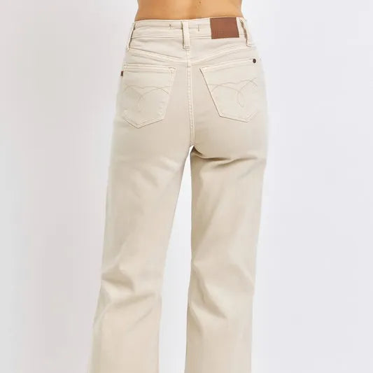 4debf6d2-af0d-4aa5-a19f-503f3a06b949-Max