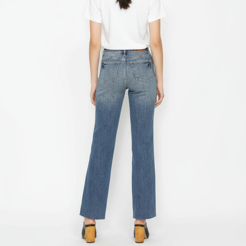 7c8d5b81-f959-4a9a-adda-f38dcb0bf093-Max