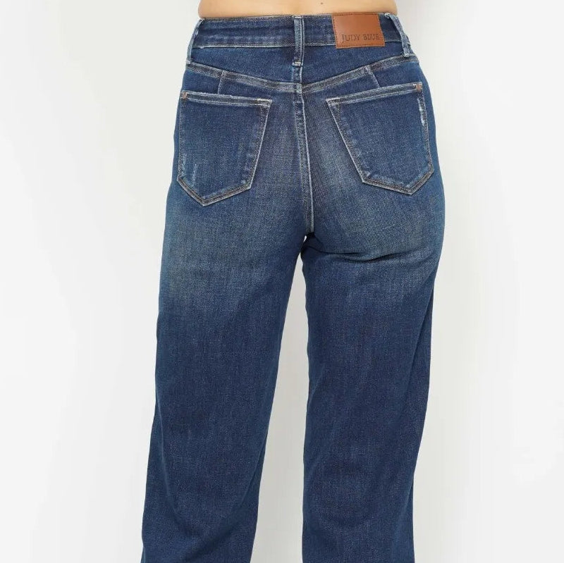 8d5da6d2-c33d-4fef-9fa8-d202ef7405d8-Max