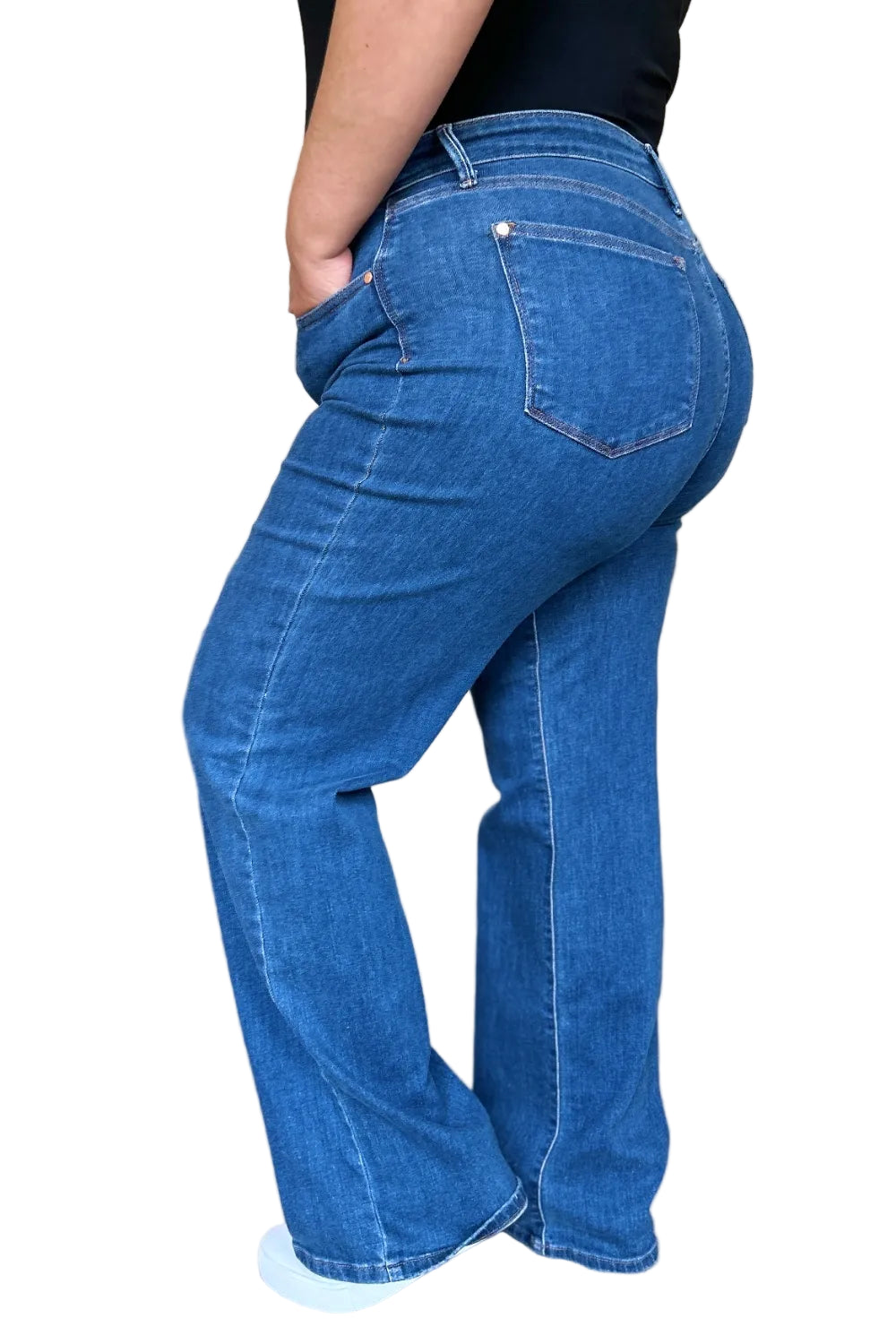 b4a86be2-8001-4079-b9e2-8f06f1b2912e-Max