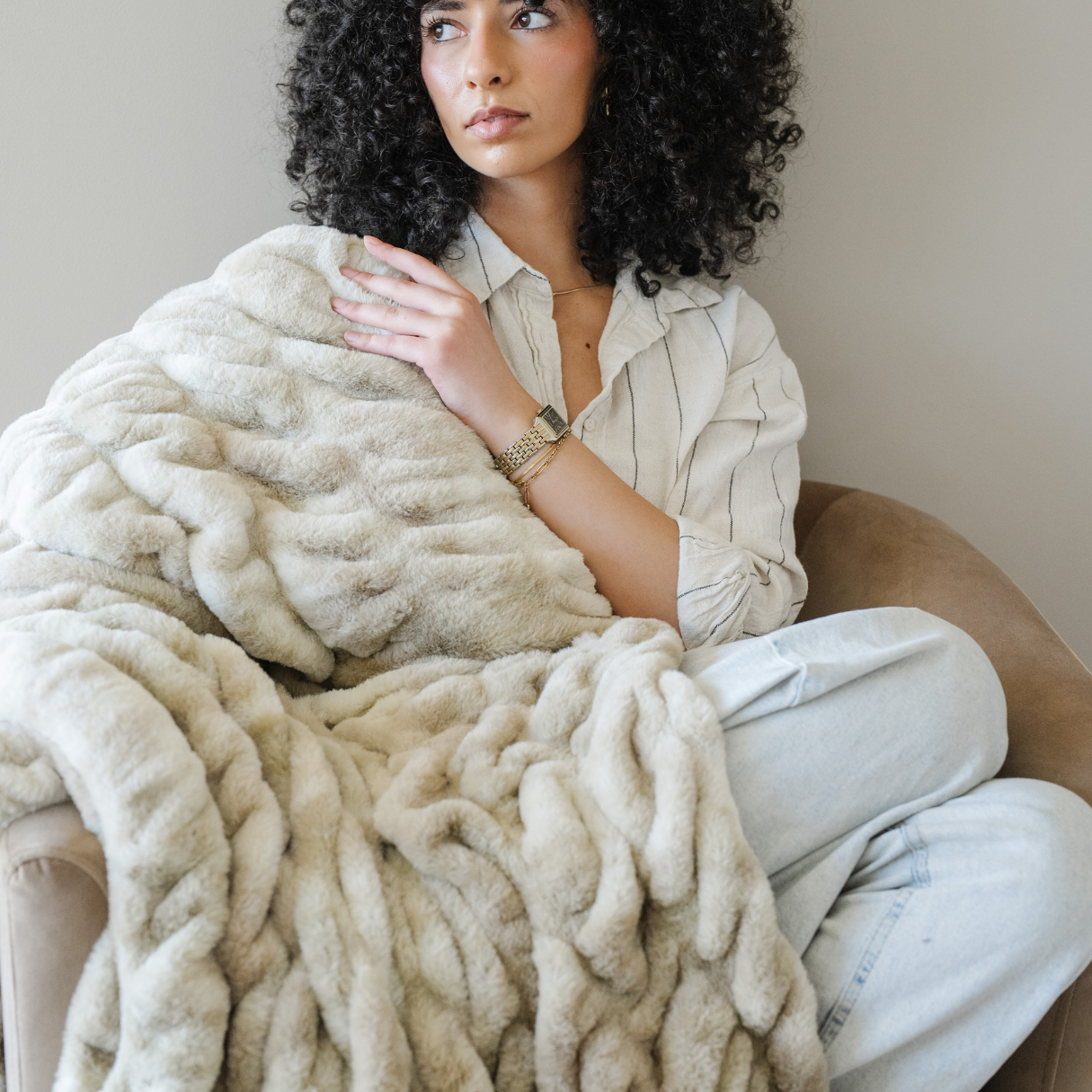 DOUBLE RUCHED FAUX FUR XL THROW BLANKET: Sandshell Blend