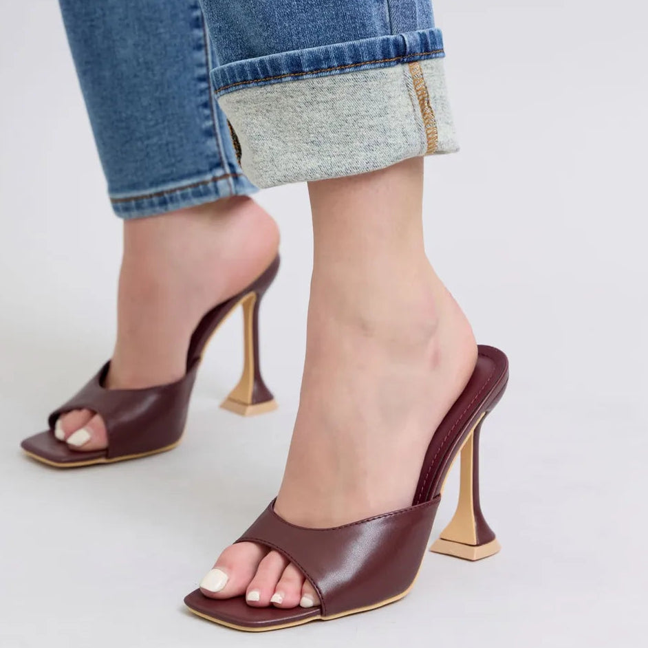 fb7acbae-dc6d-4c7d-bc48-3e2b01dbeae9-Max